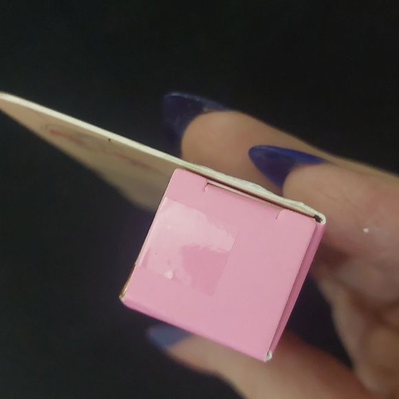 Makeup revolution blush & highlight stick - Picture 4 of 5